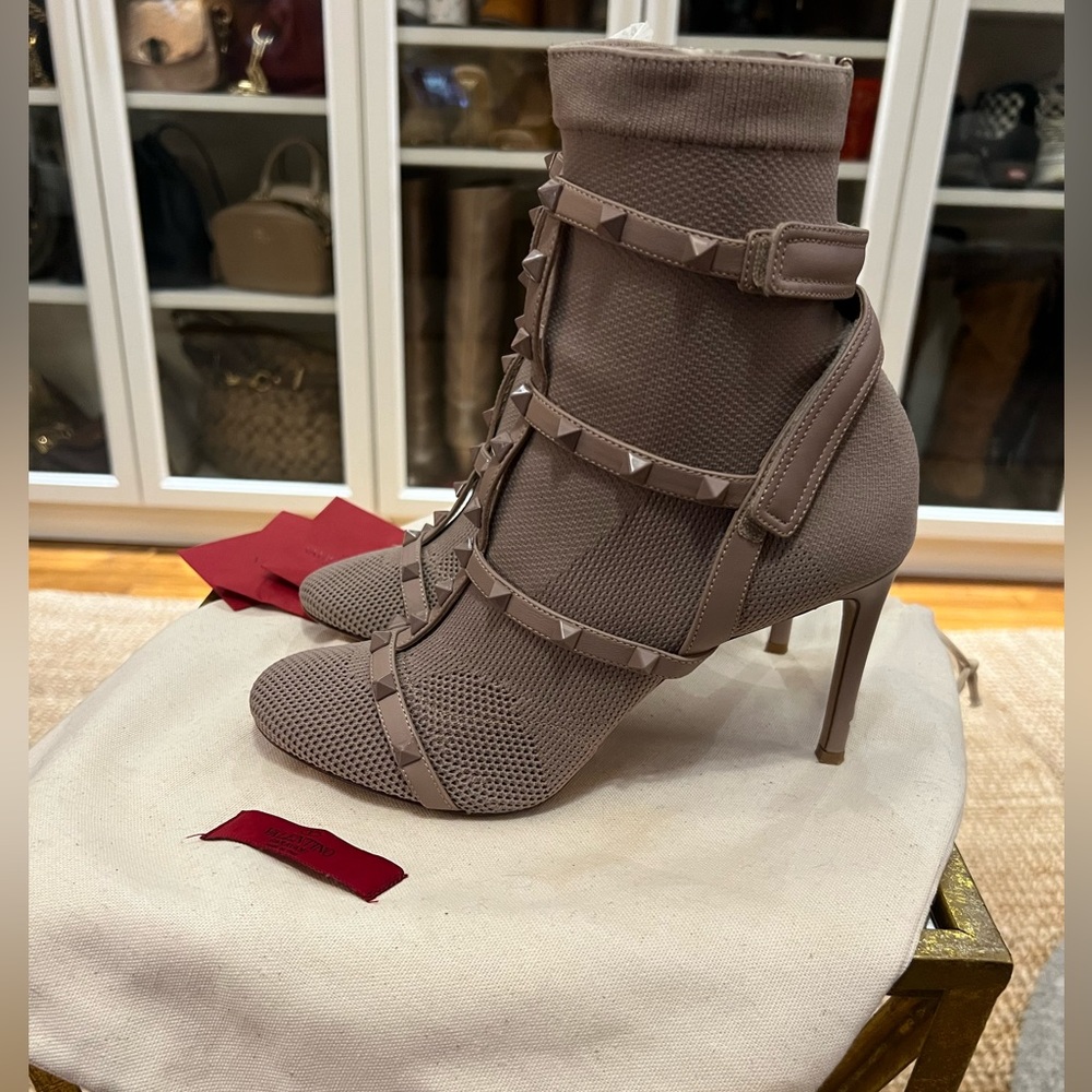 Valentino Garavani Rockstud Bodytech Sock Bootie EU38.5 - Picture 3 of 8